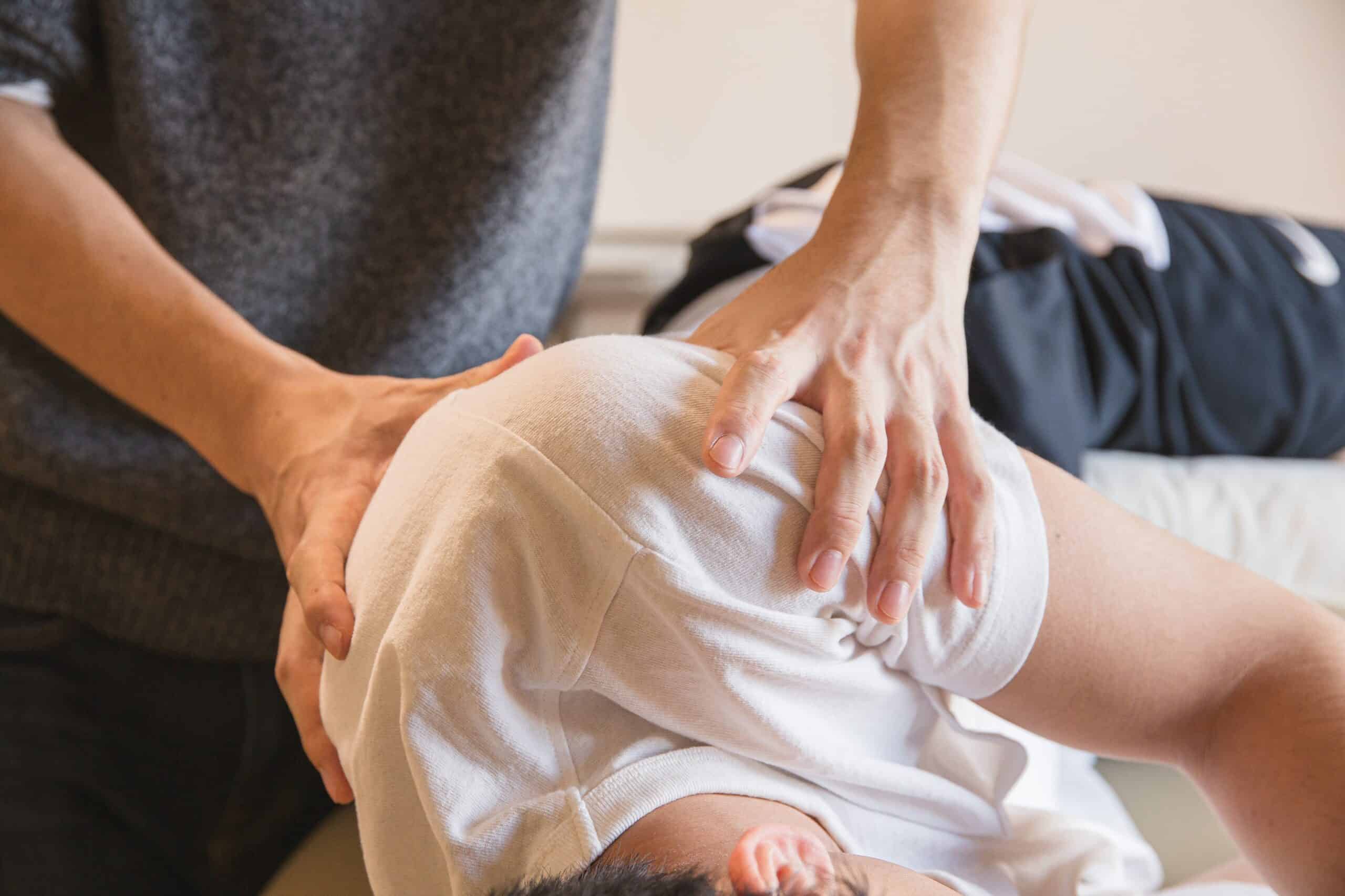 A woman who was experiencing back pain visited a chiropractor.