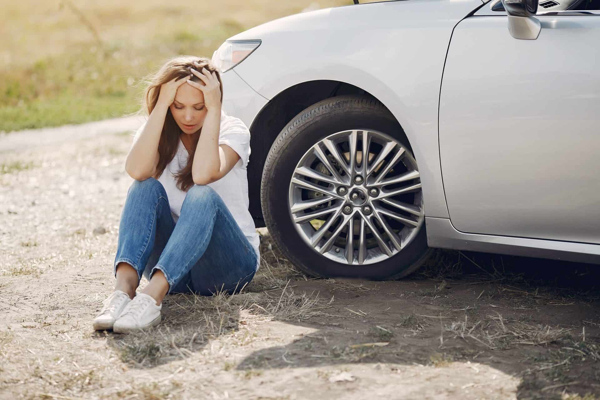 a woman complaining had a car accident